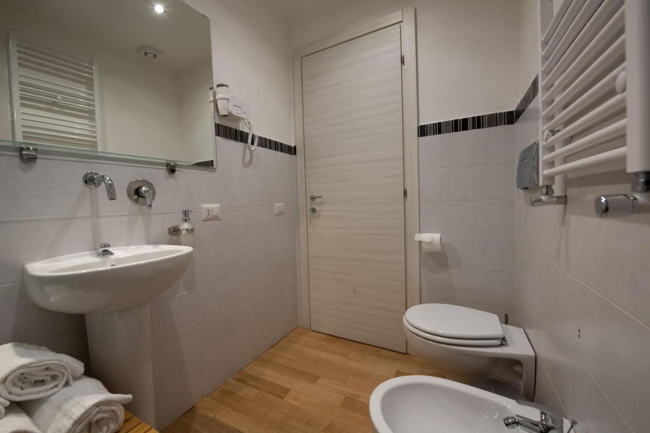 Bed and Breakfast Domus Castroni Germanico Rzym Zewnętrze zdjęcie